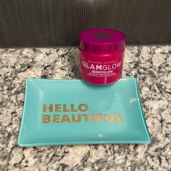 GlamGlow BerryGlow Probiotic Recovery Nutrient-Dense Mask 2.5 oz. Brand NEW - Picture 2 of 6